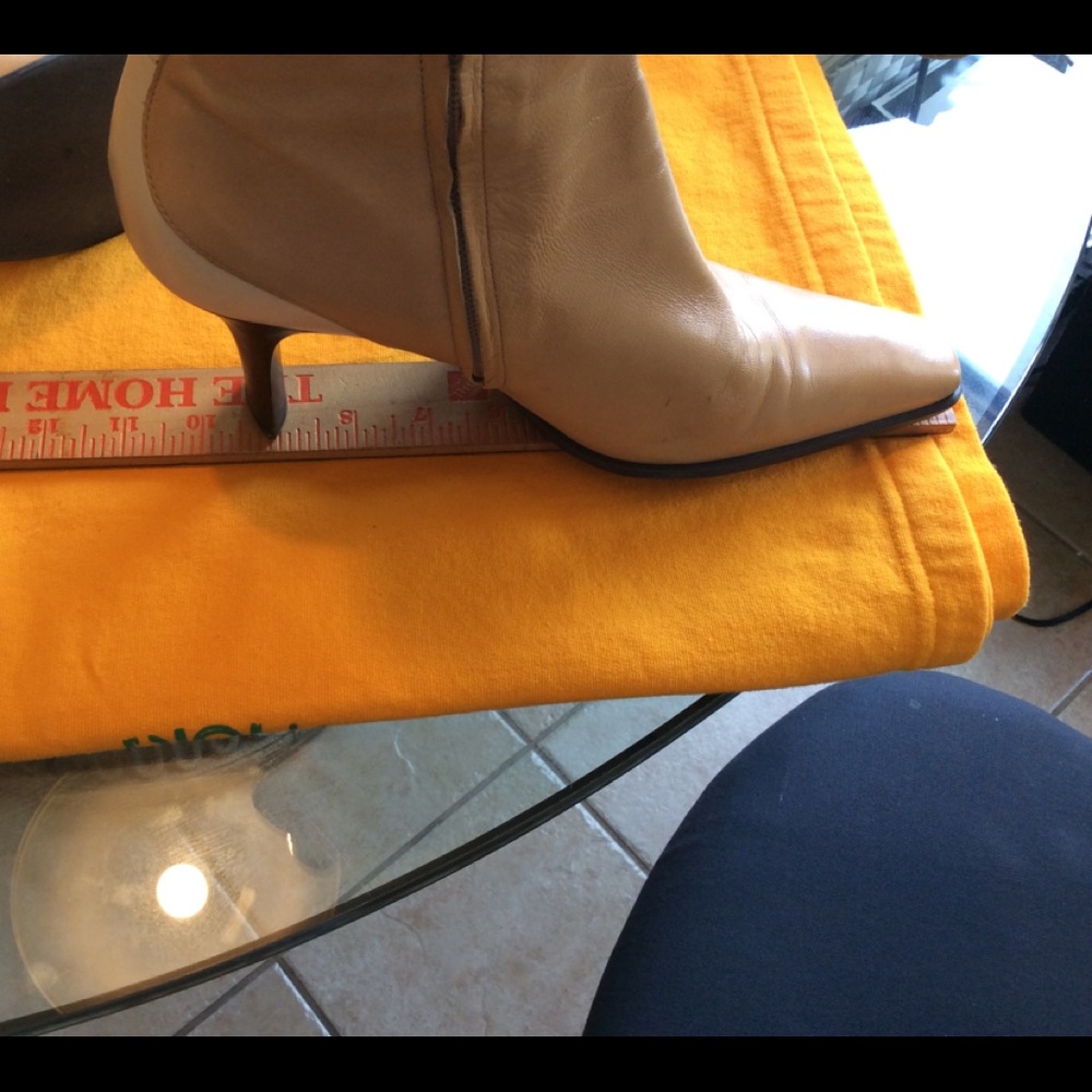 SOLD - Gianni Bini Cream and Camel Leather Boots Size 8.5M, Pre-owned - Picture 13 of 16